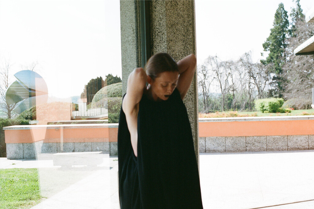 Dust Magazine - © Artlist