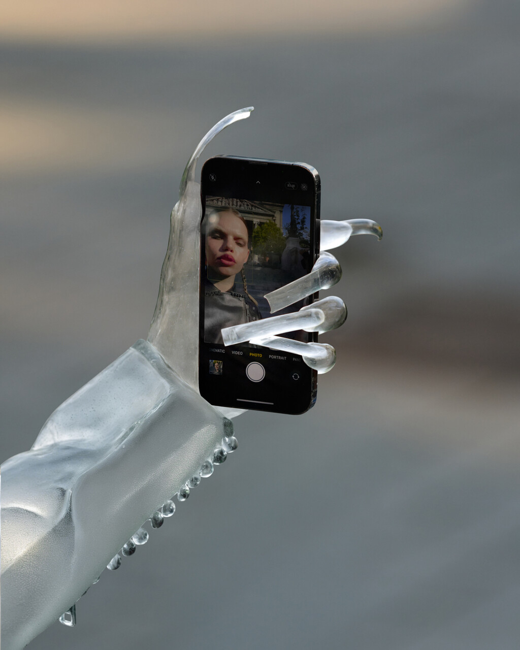 Carcy Magazine - © Artlist