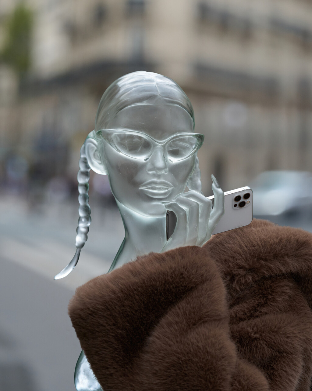 Carcy Magazine - © Artlist