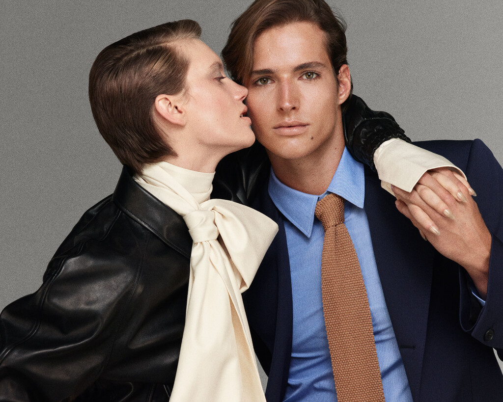 Double Magazine - © Artlist