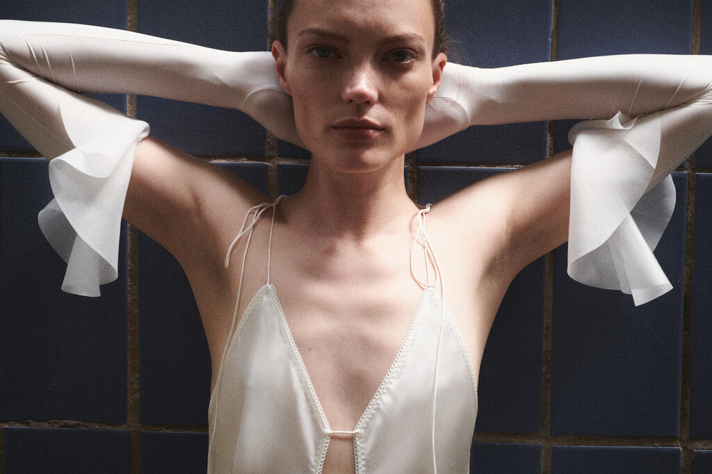 Anna October - © Artlist