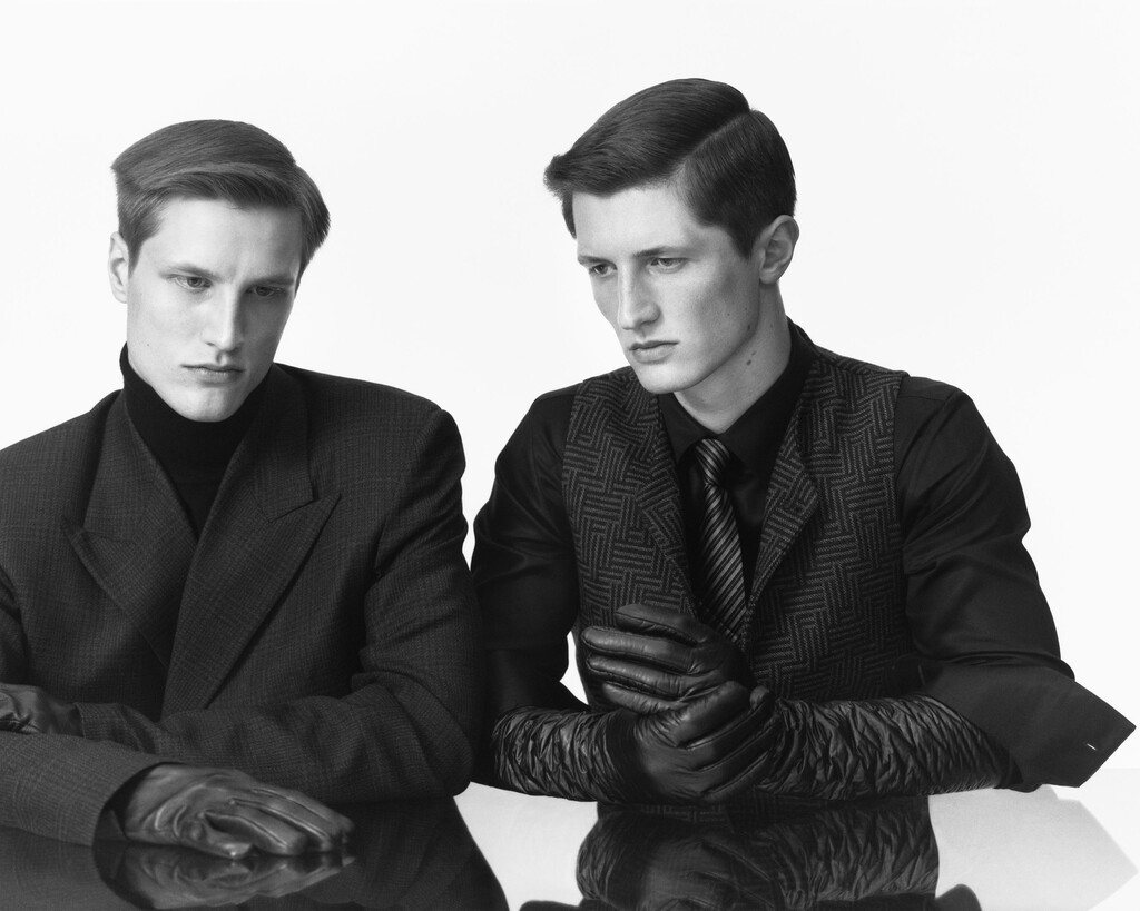 Dust Magazine - © Artlist