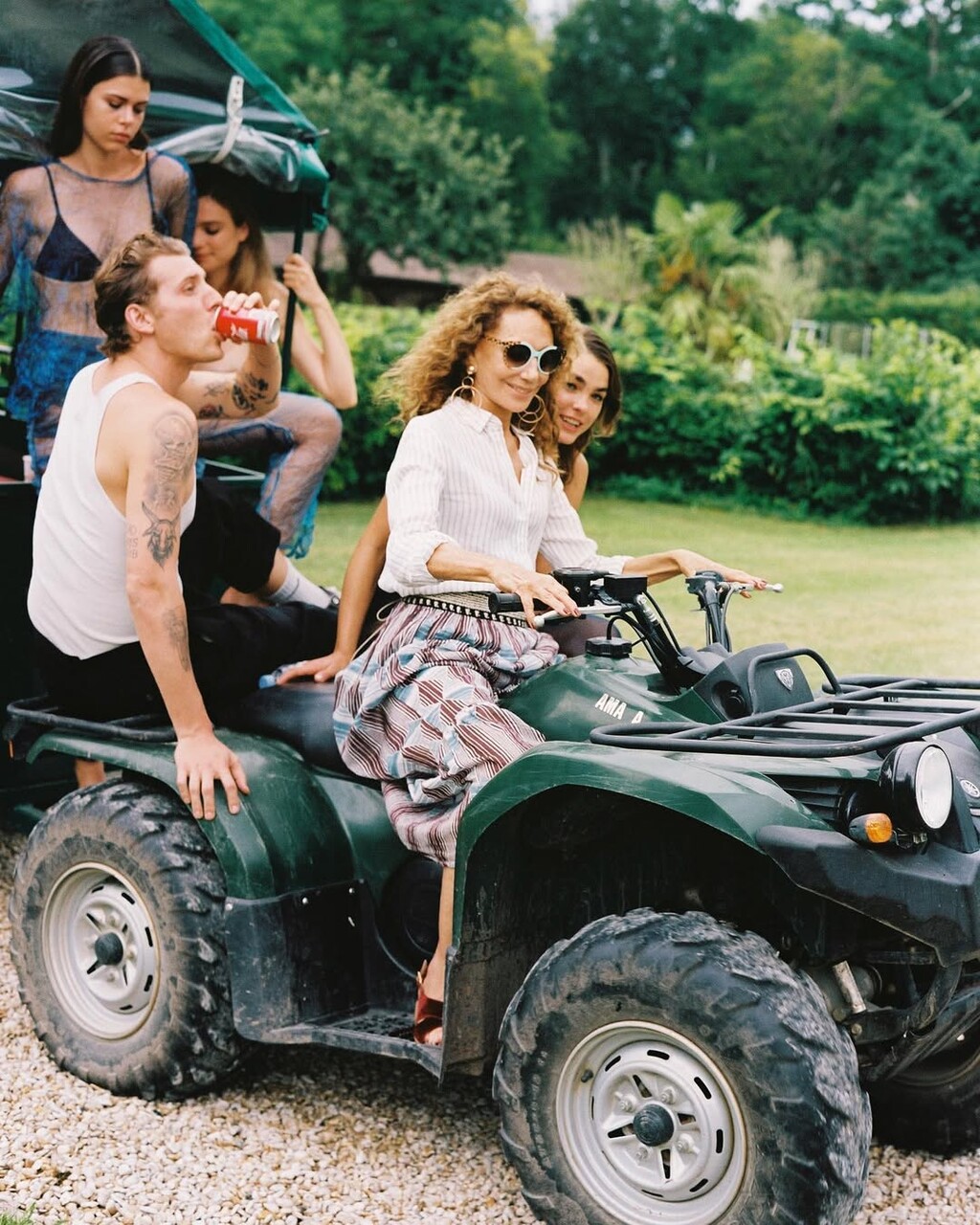 Self Service - © Artlist