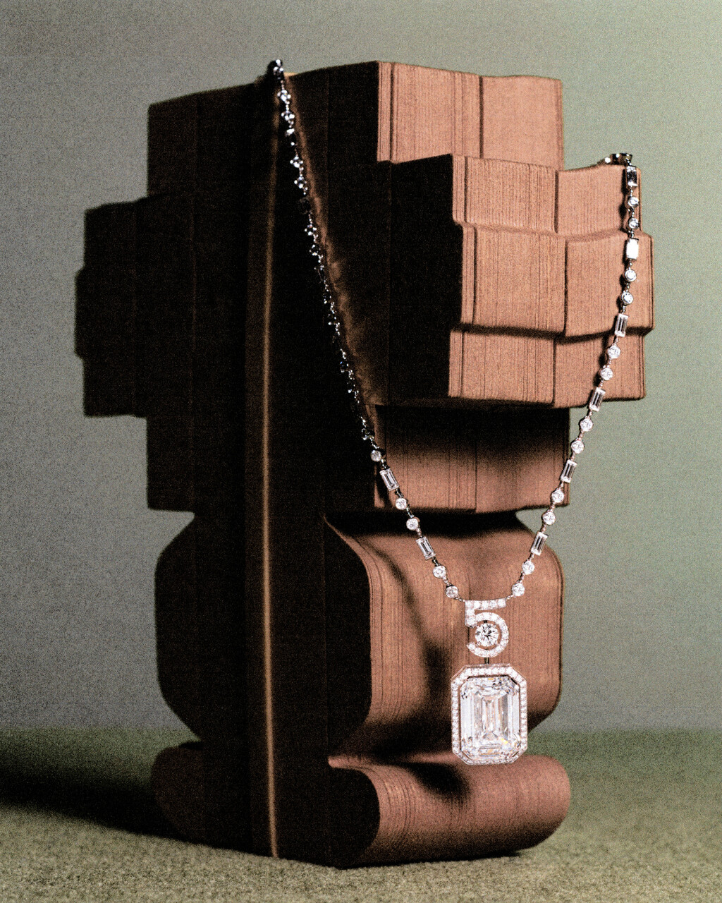 T Magazine - © Artlist