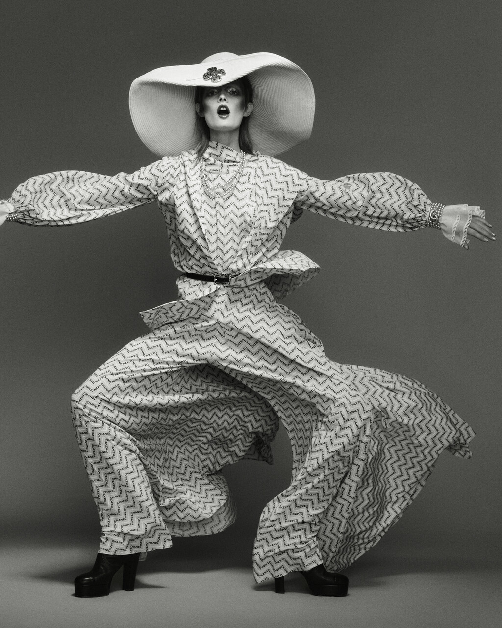 Harper&#8217;s Bazaar France - © Artlist