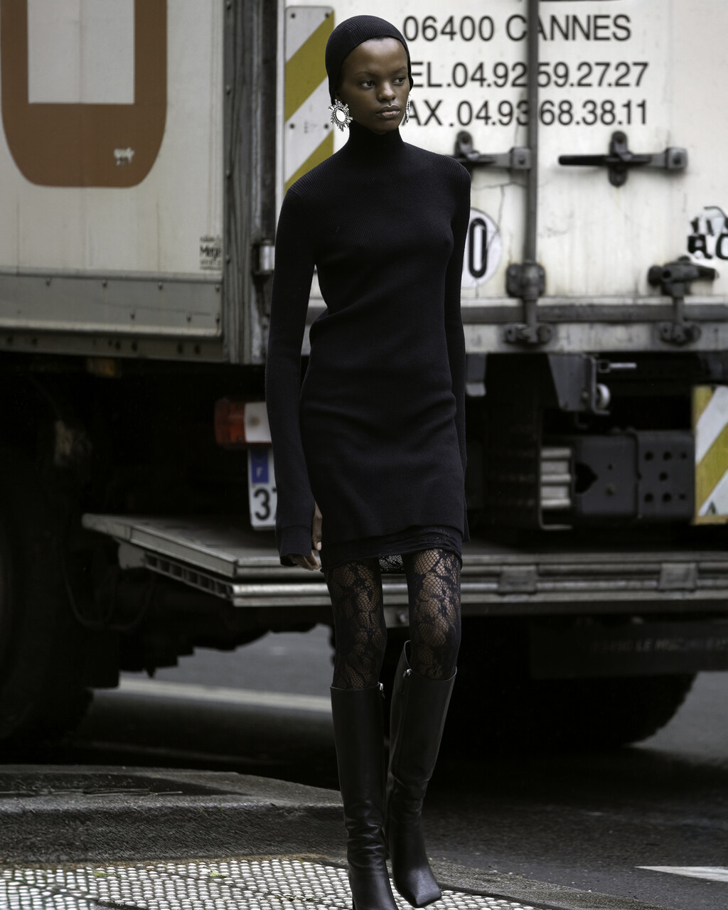 Self Service - © Artlist