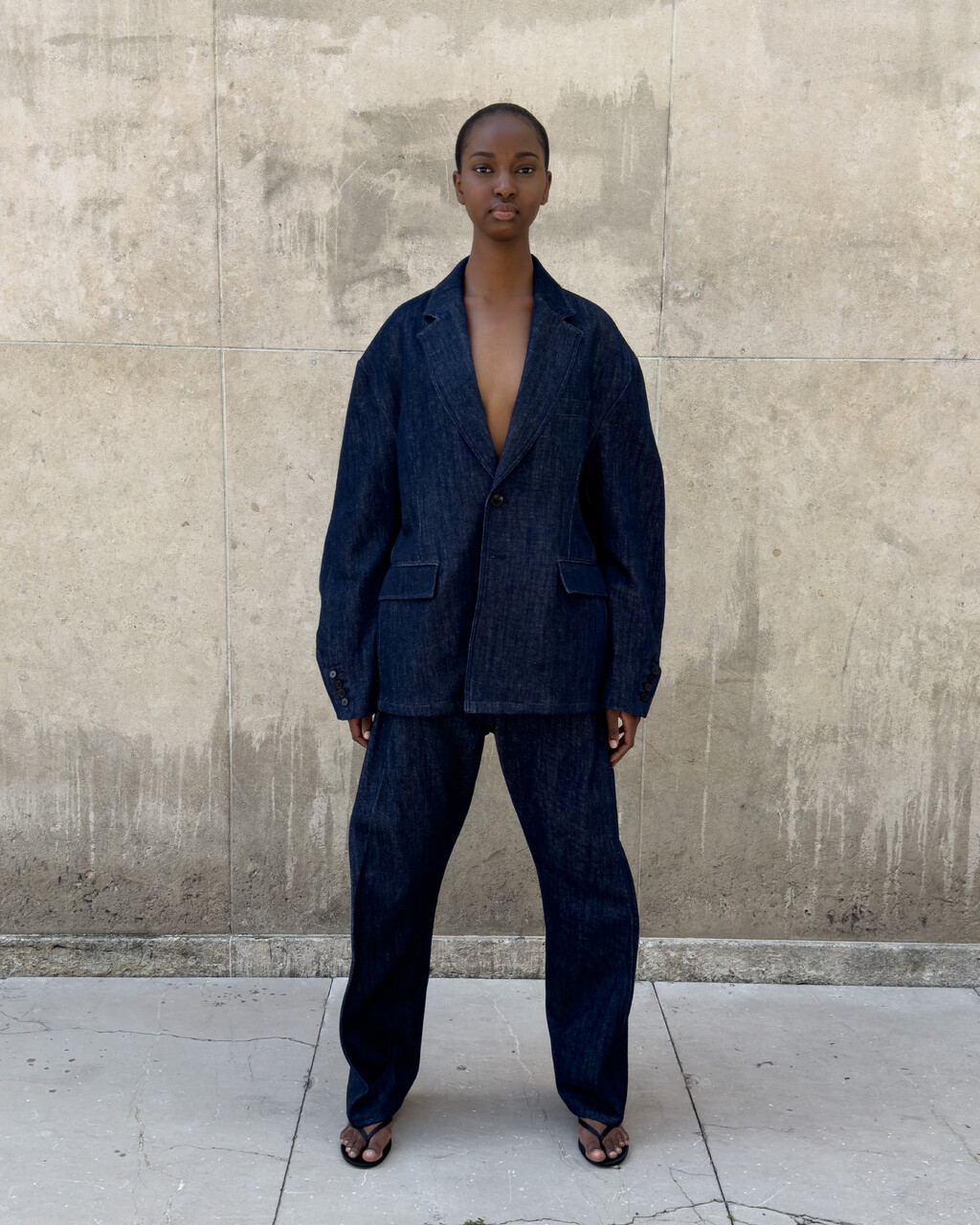 Apar Editions - © Artlist