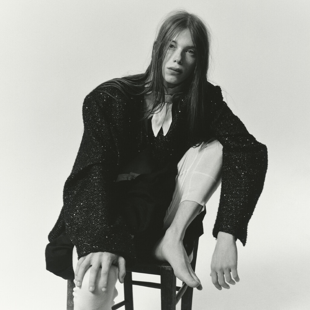 Dust Magazine - © Artlist