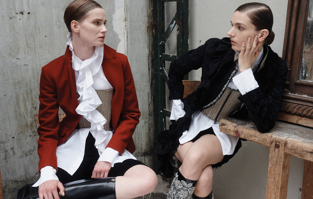 Lia Marie & Lou - © Artlist