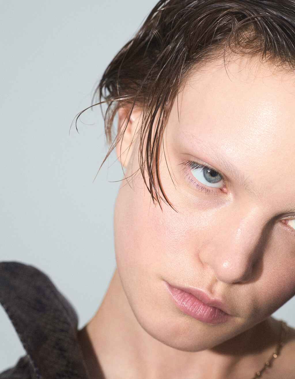 Sixteen - © Artlist