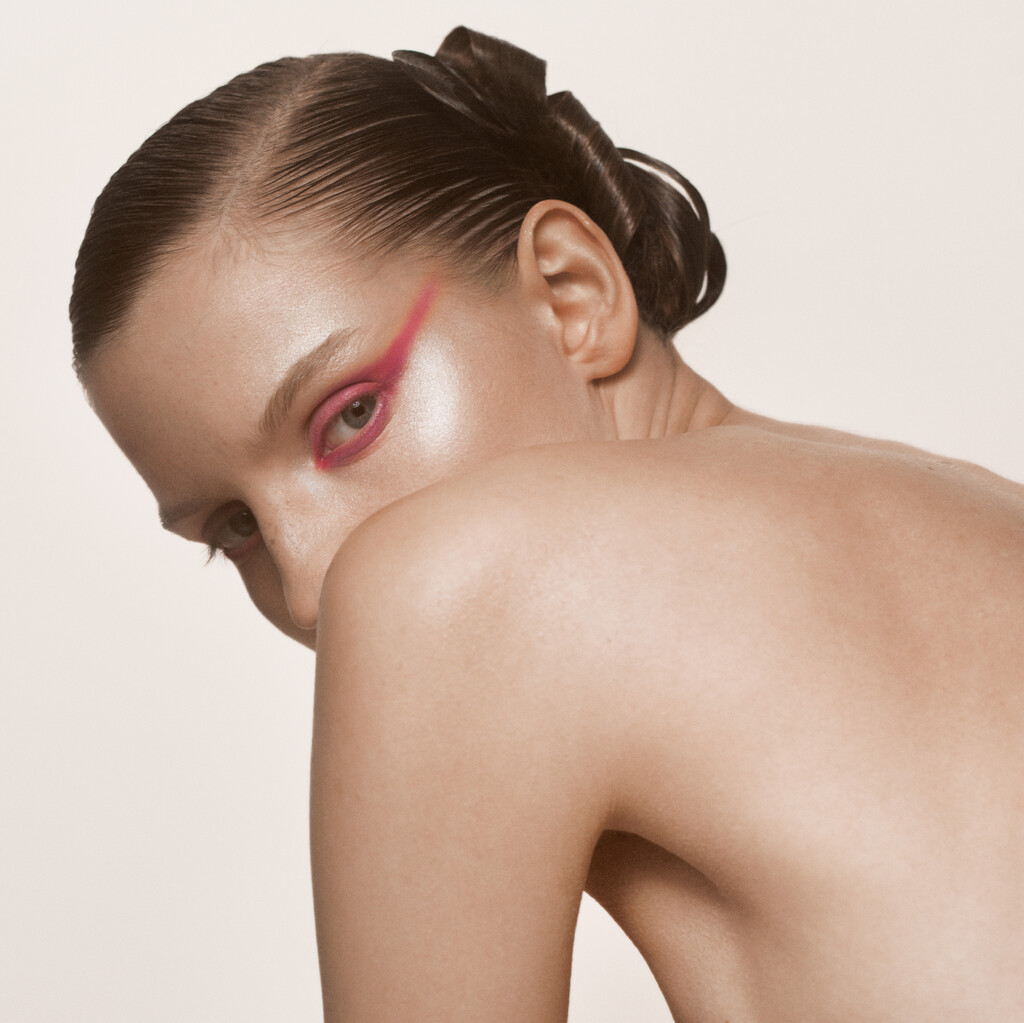 Exhibition Magazine - © Artlist