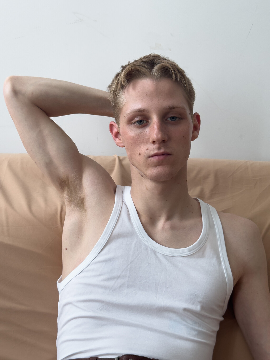 Dust Magazine - © Artlist