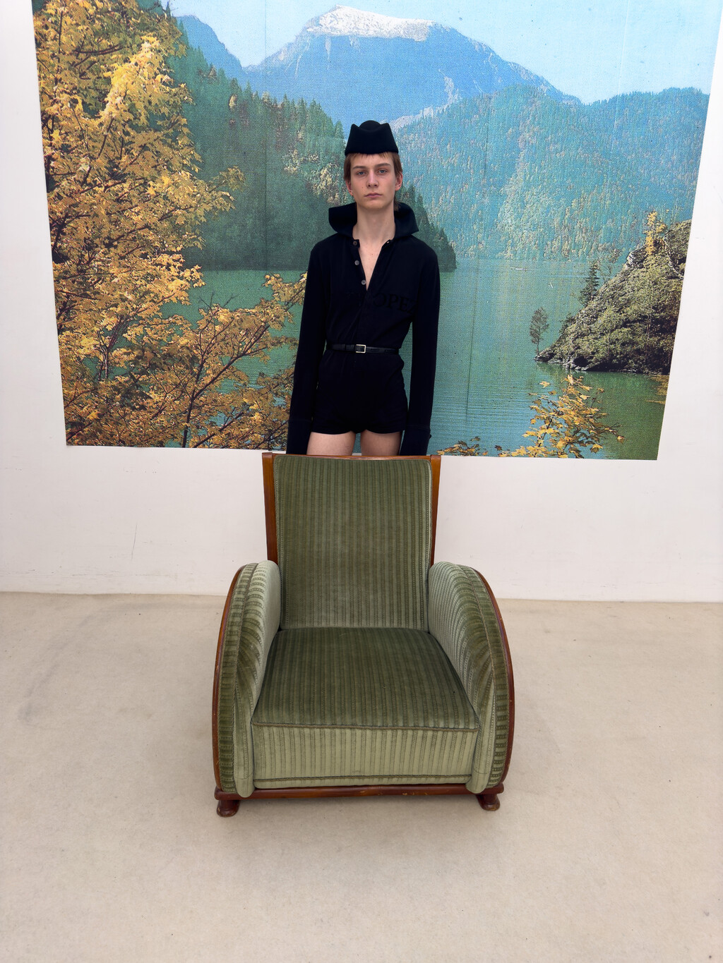 Dust Magazine - © Artlist