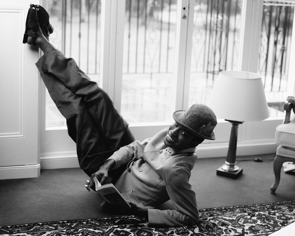 Esquire UK - © Artlist