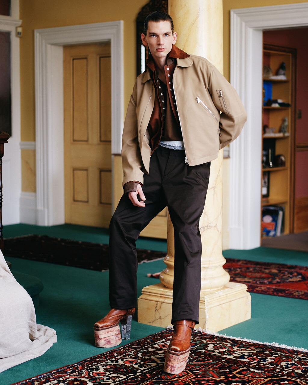 Esquire UK - © Artlist