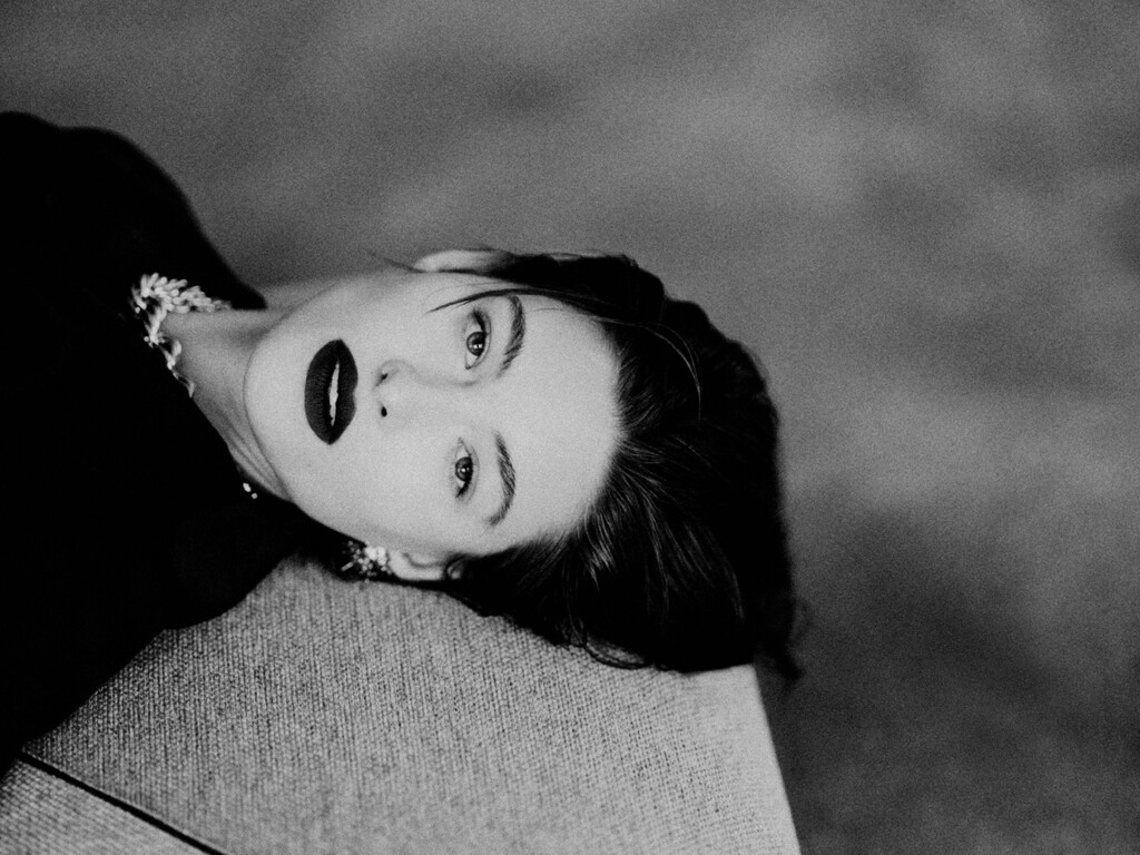 Rouge Fashion Book - © Artlist