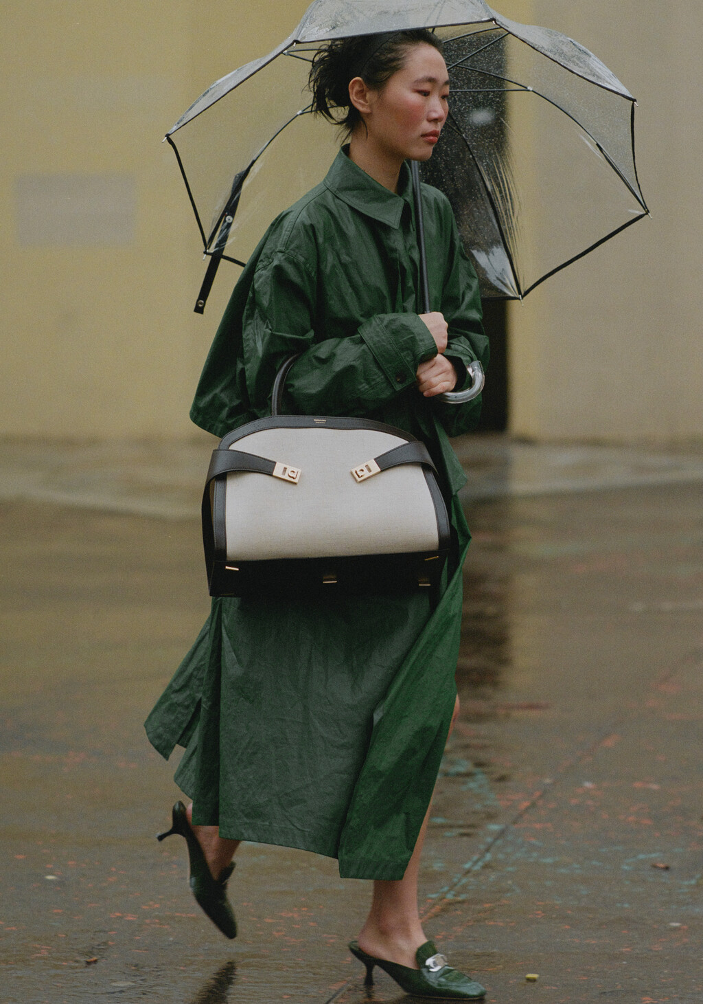 Homme Girls - © Artlist