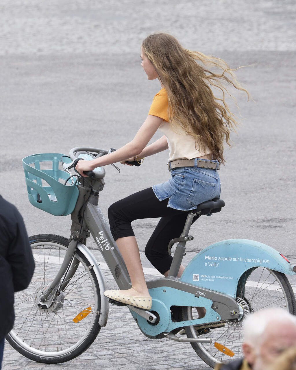 Zara Kids - © Artlist