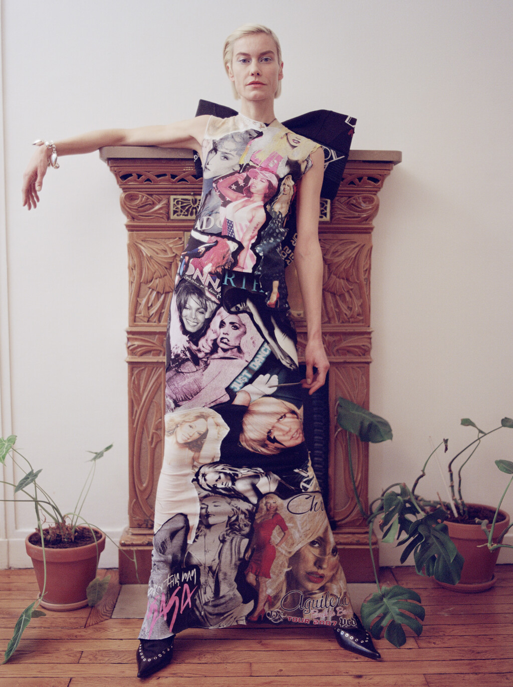 Double Magazine - © Artlist