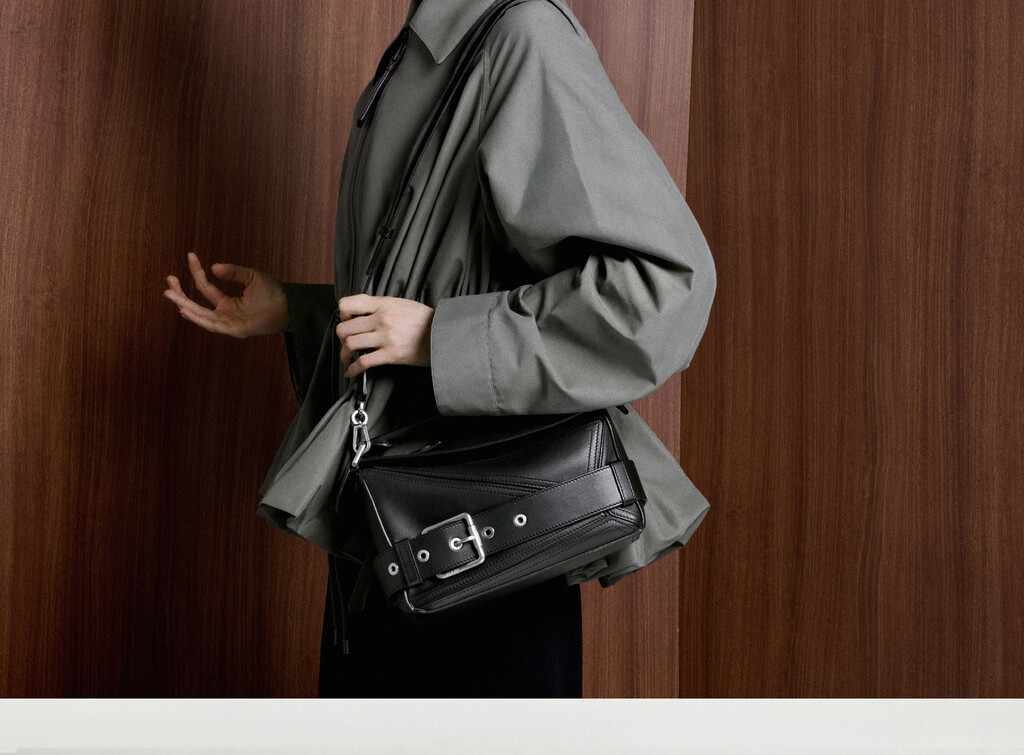 Loewe - © Artlist