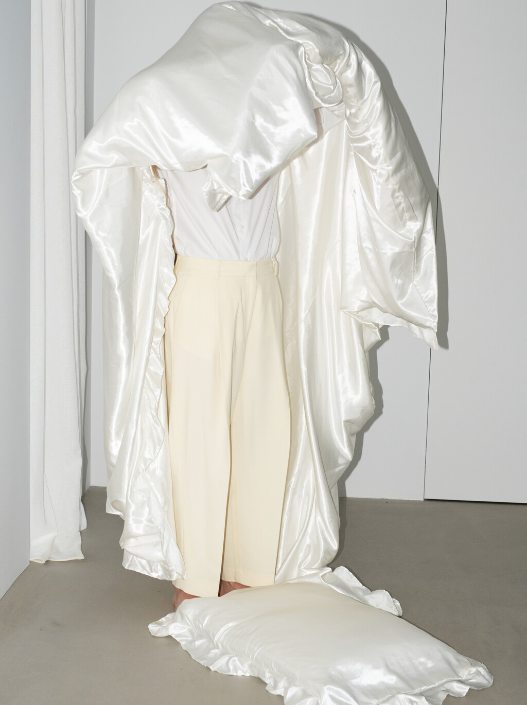 DRESSED - Book - © Artlist