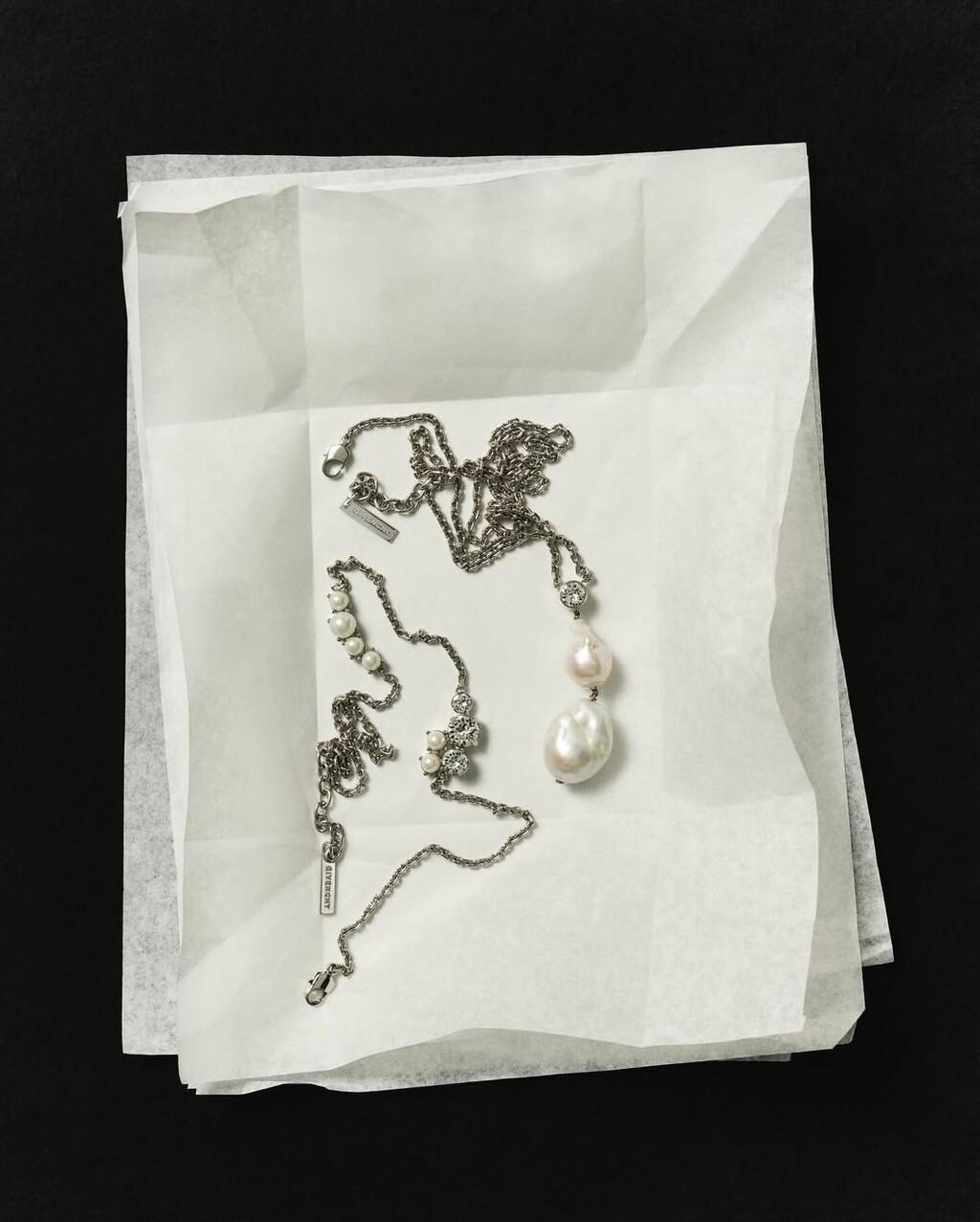 Givenchy - © Artlist