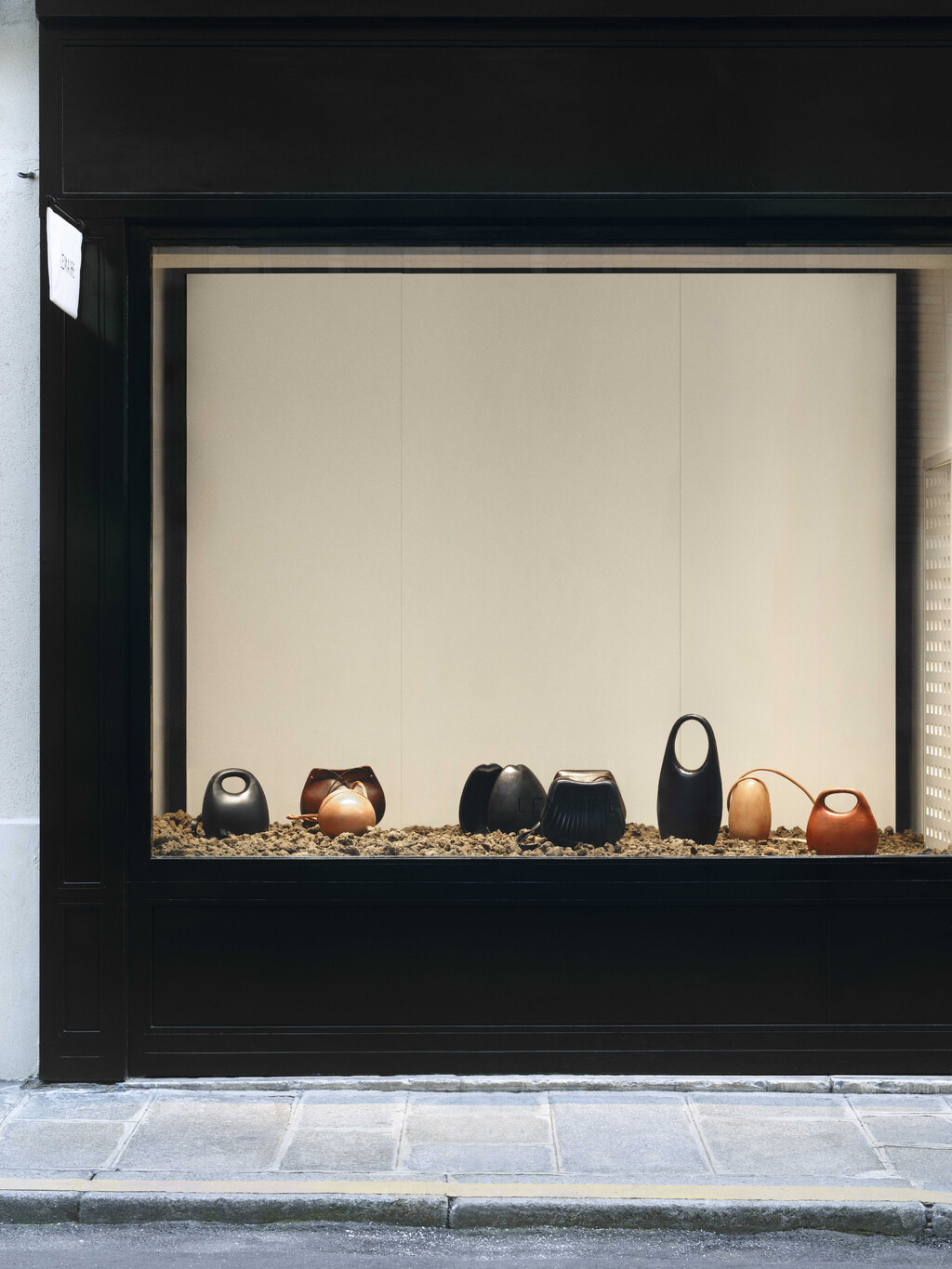 Lemaire - © Artlist