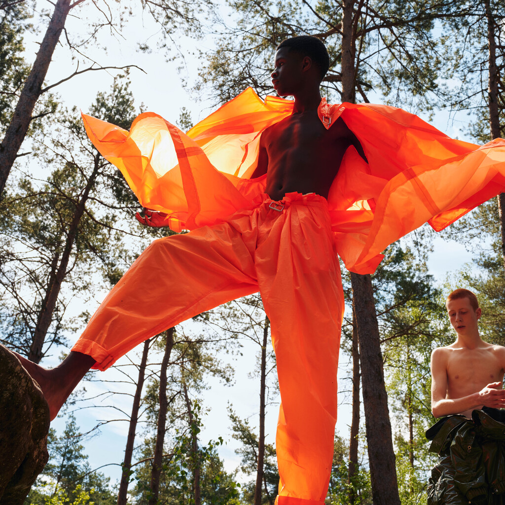 Perfect Magazine - © Artlist