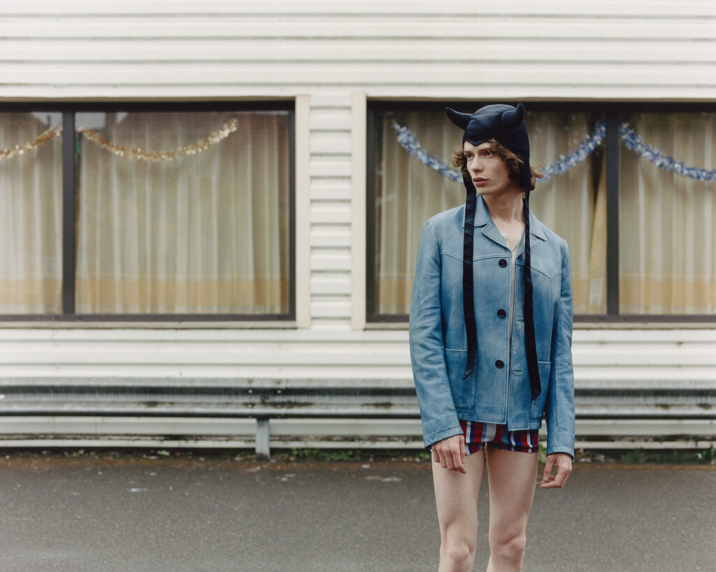 Dust Magazine - © Artlist