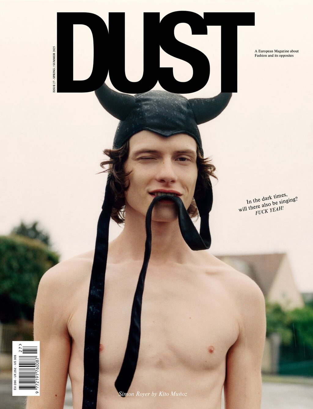 Dust Magazine - © Artlist