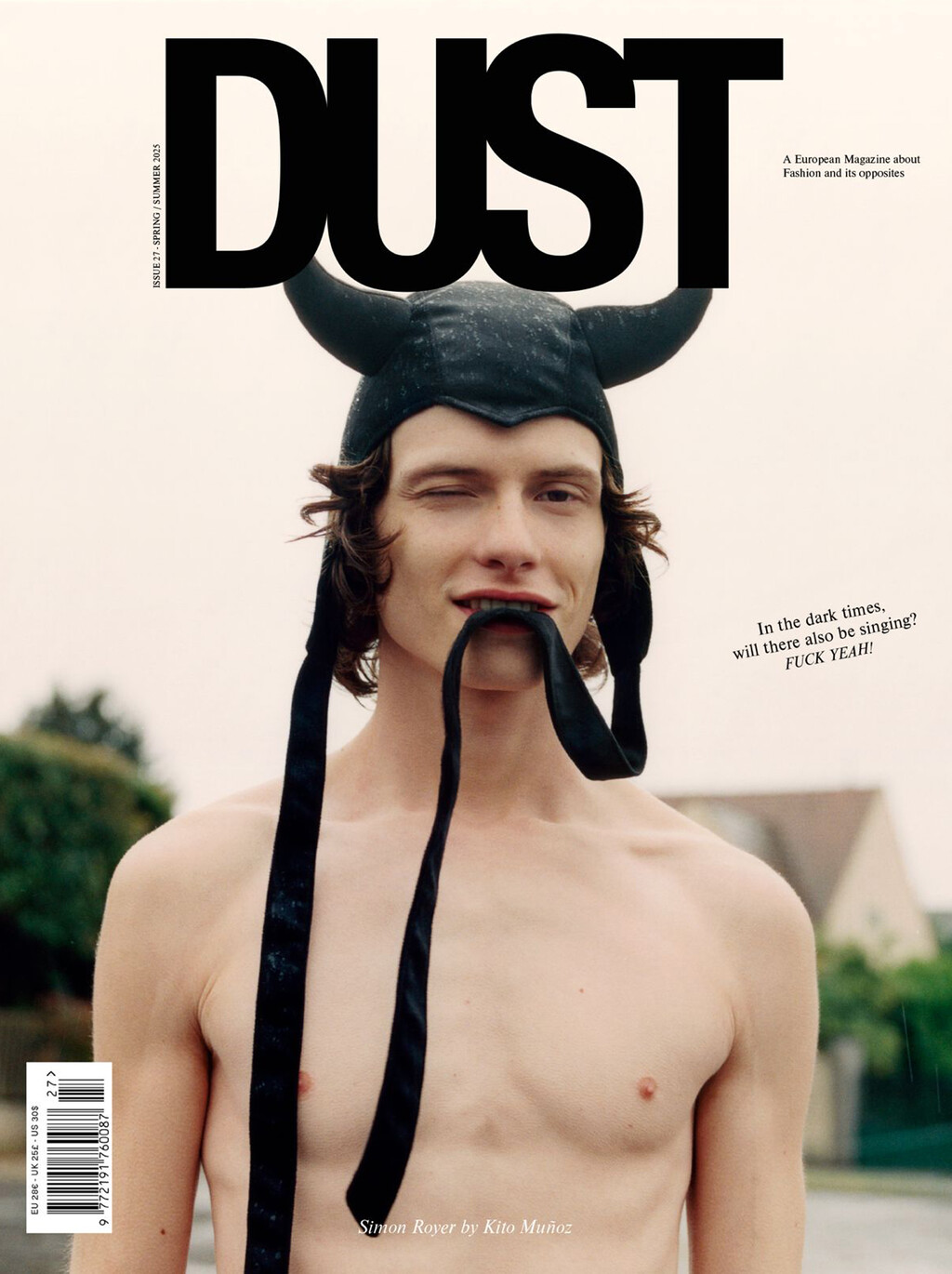 Dust Magazine - © Artlist