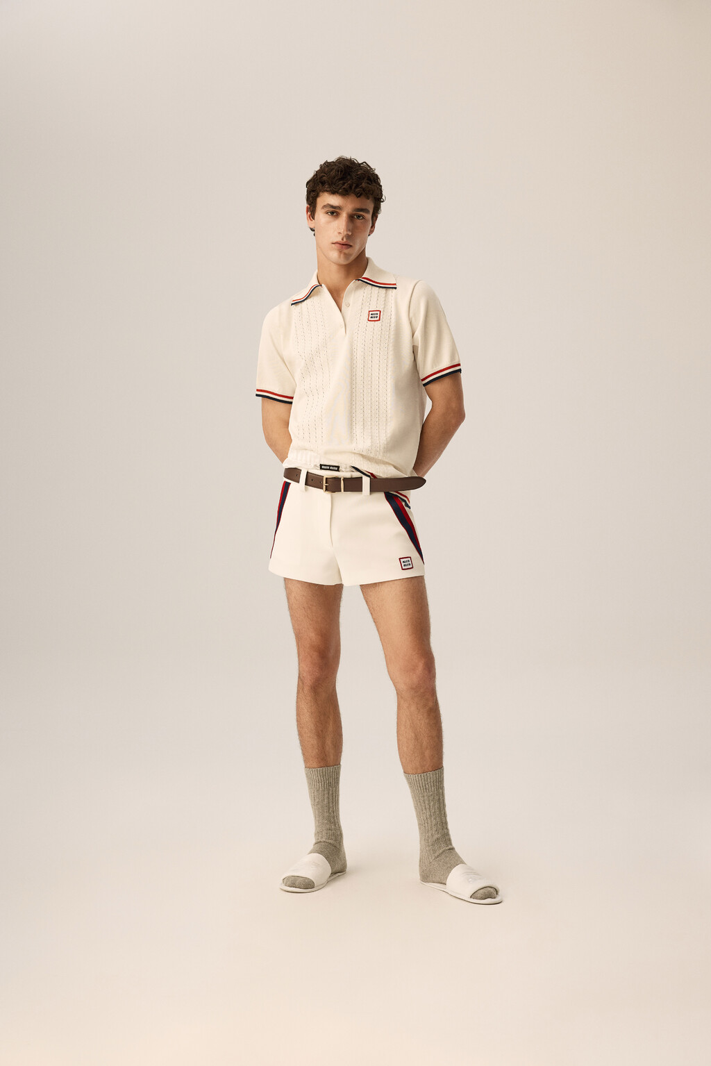 Dust Magazine - © Artlist