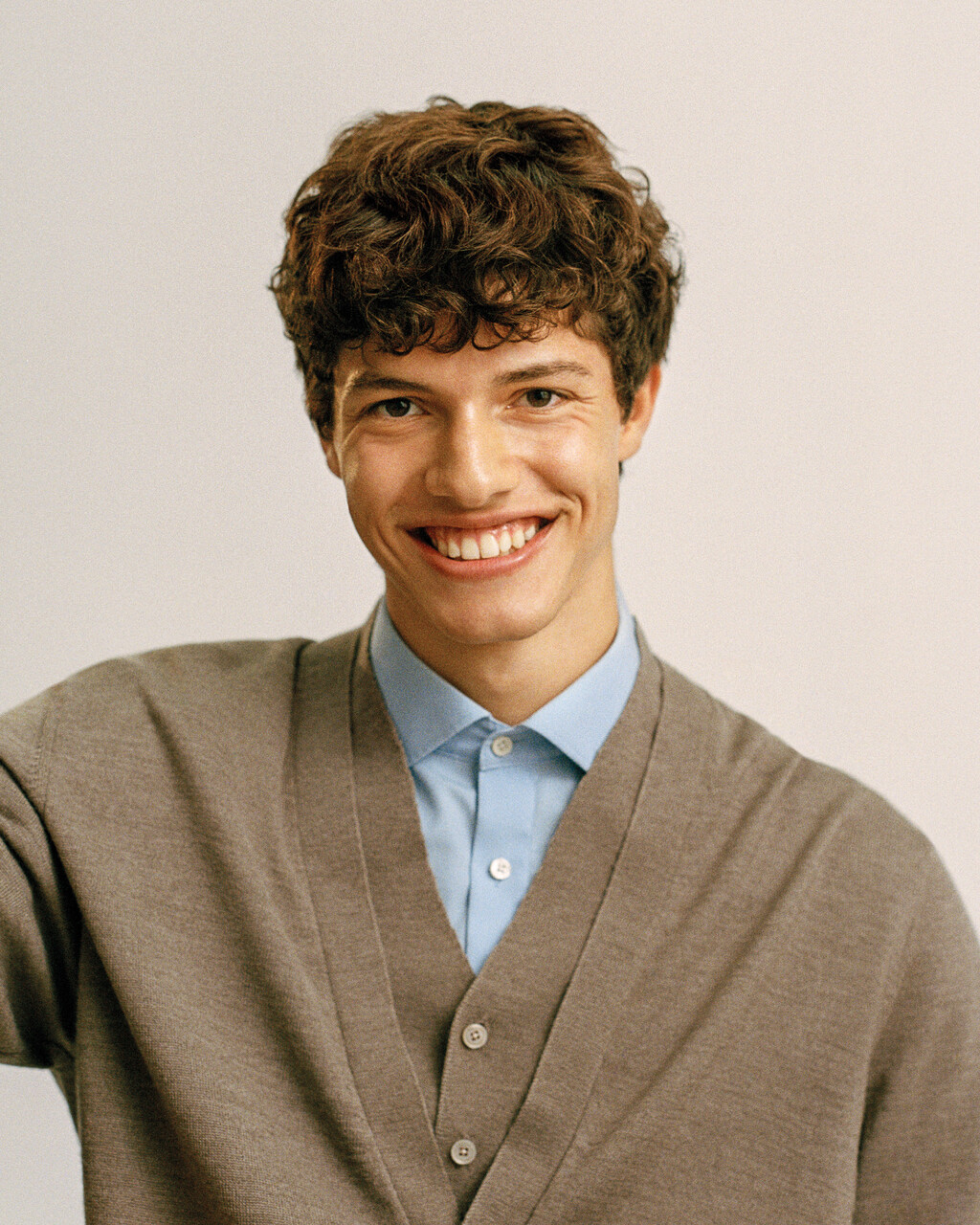 Dust Magazine - © Artlist