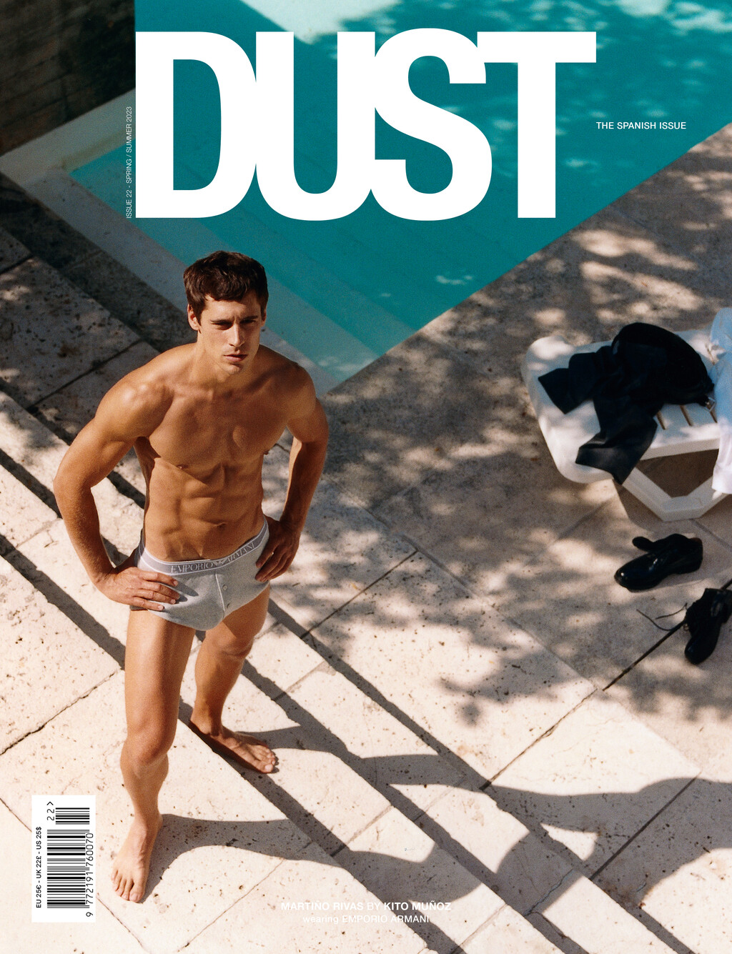 Dust Magazine - © Artlist