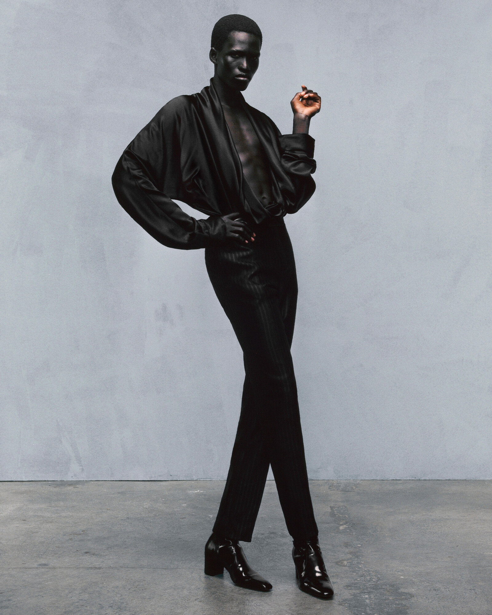 Dust Magazine - © Artlist