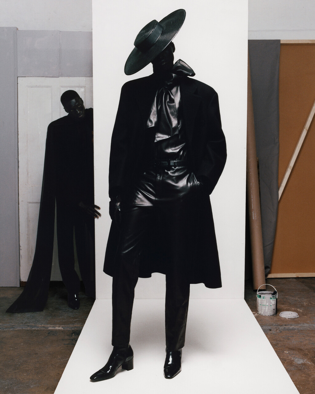 Dust Magazine - © Artlist