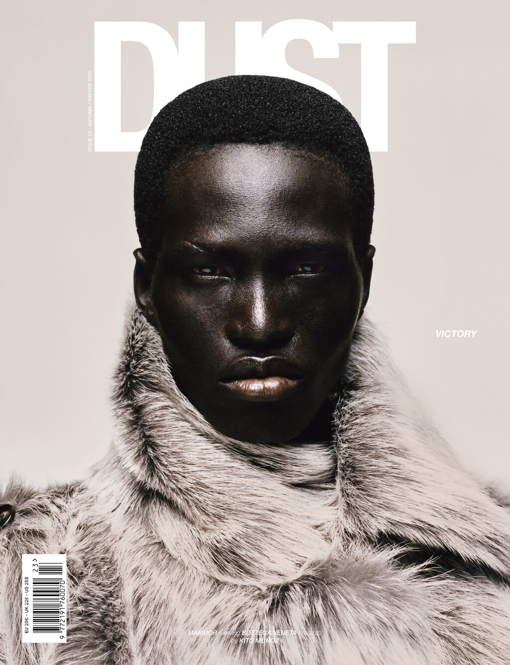 Dust Magazine - © Artlist