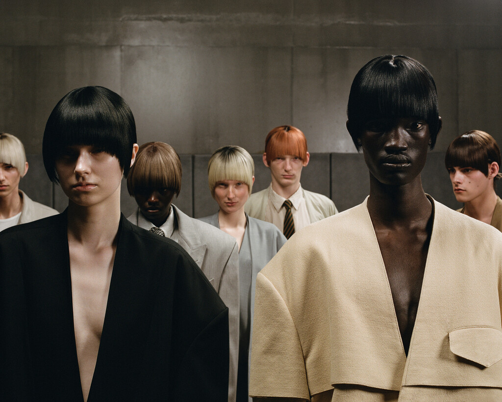 Dust Magazine - © Artlist