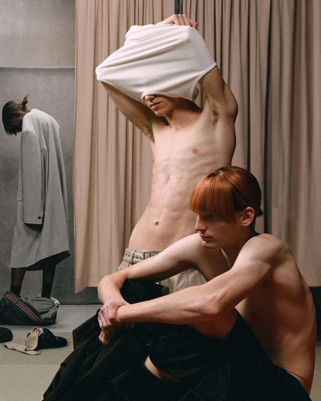 Dust Magazine - © Artlist