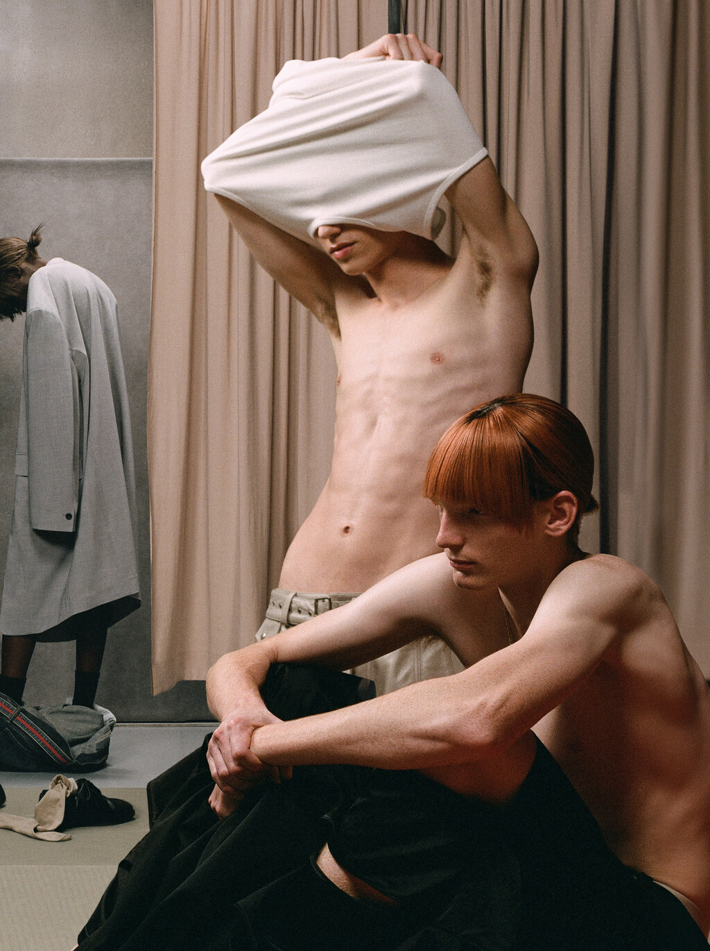 Dust Magazine - © Artlist