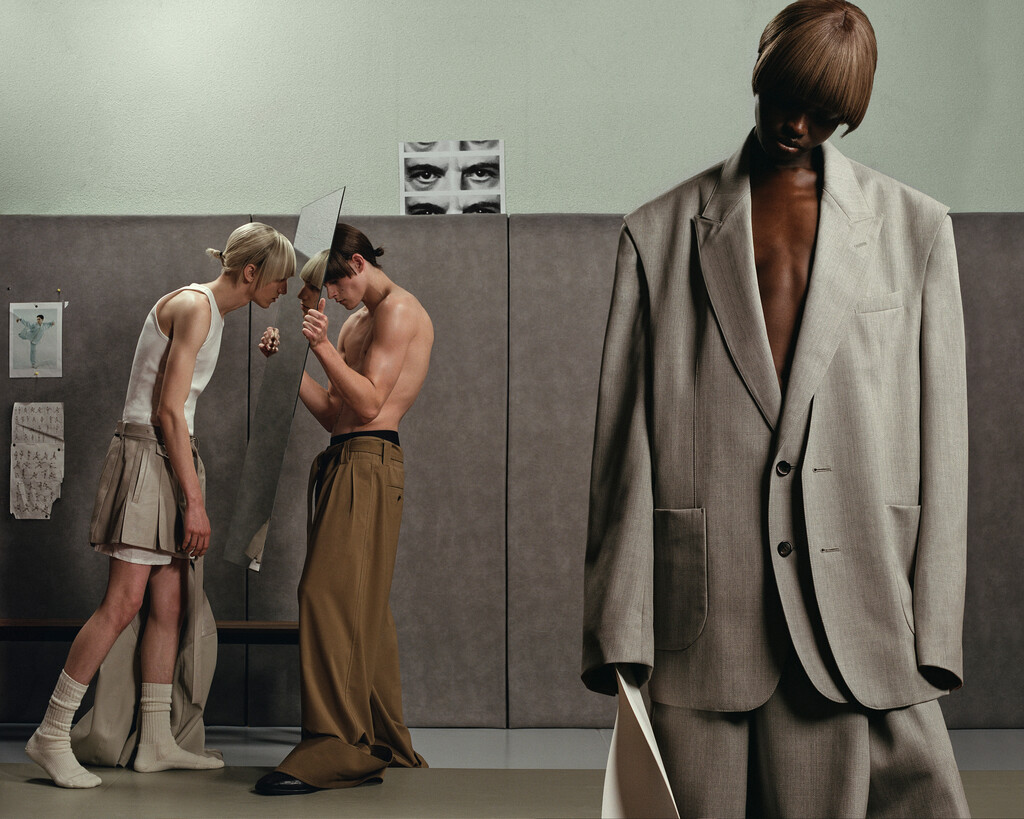 Dust Magazine - © Artlist