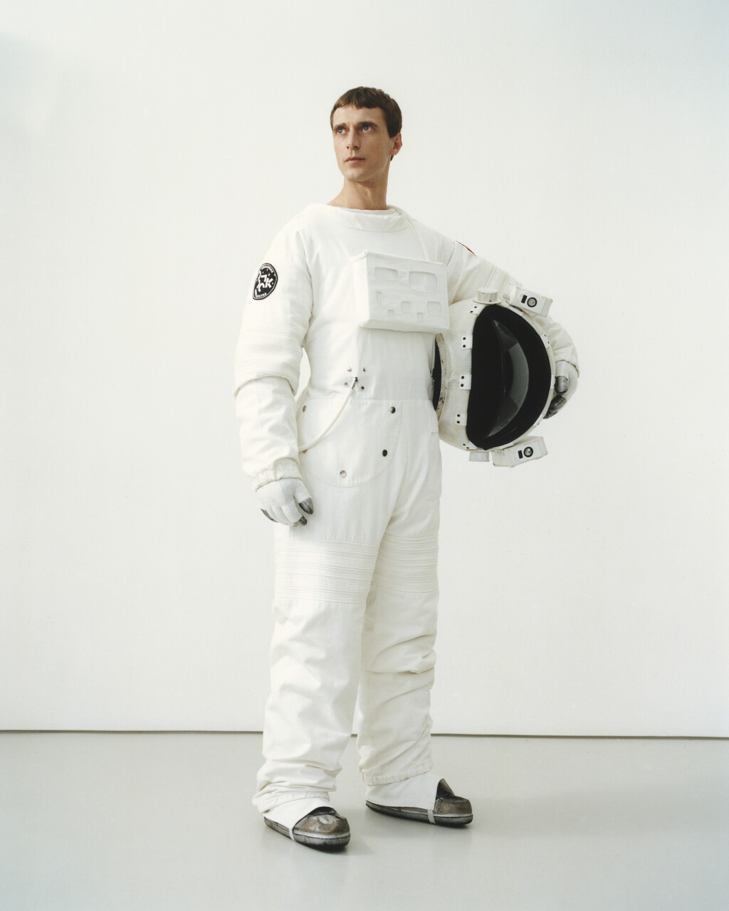 Dust Magazine - © Artlist