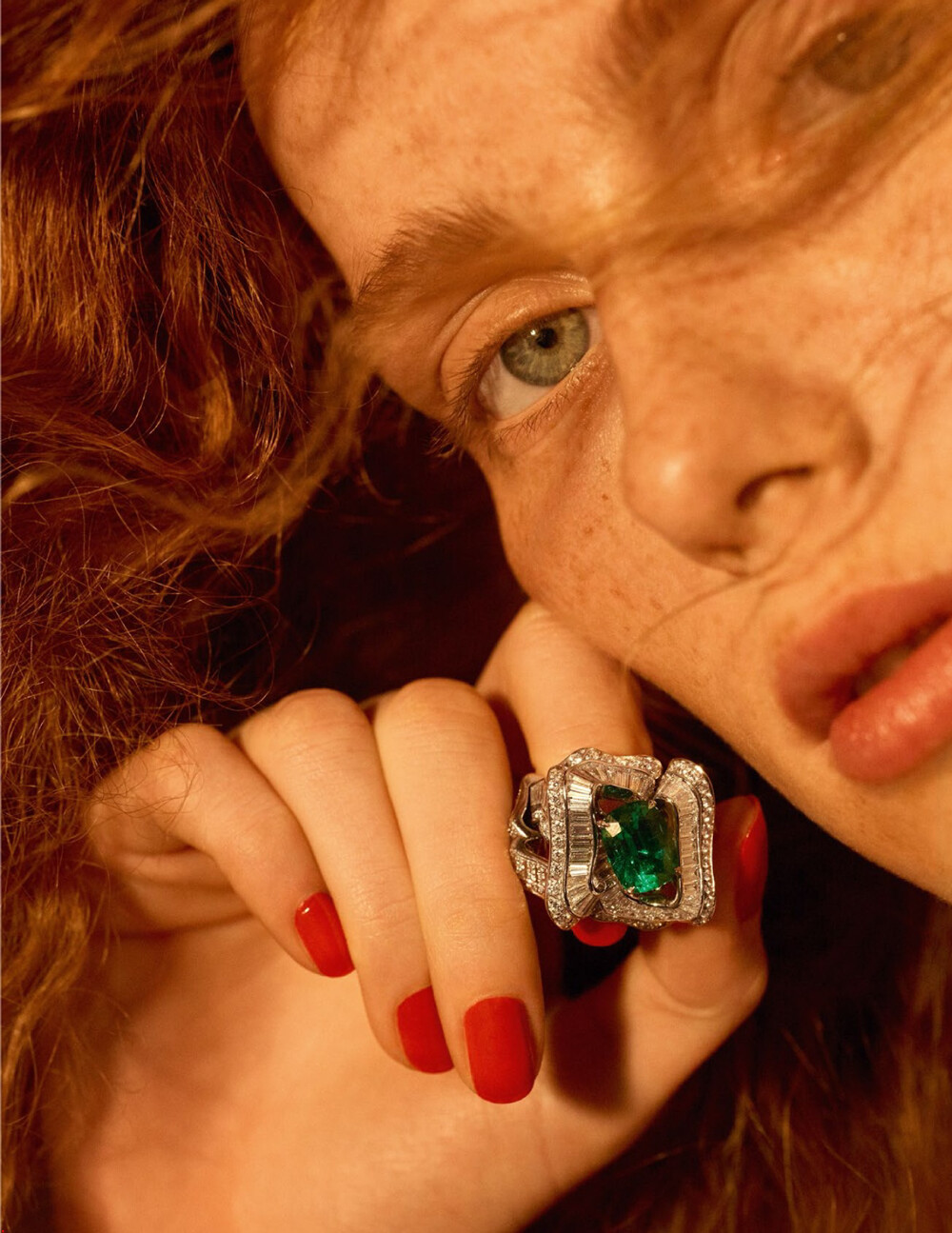 Vogue France - © Artlist