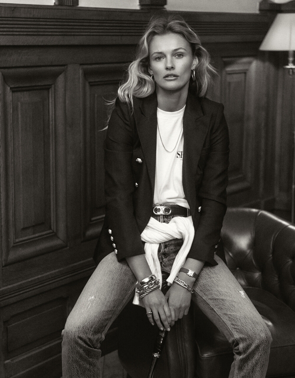 Vogue France - © Artlist