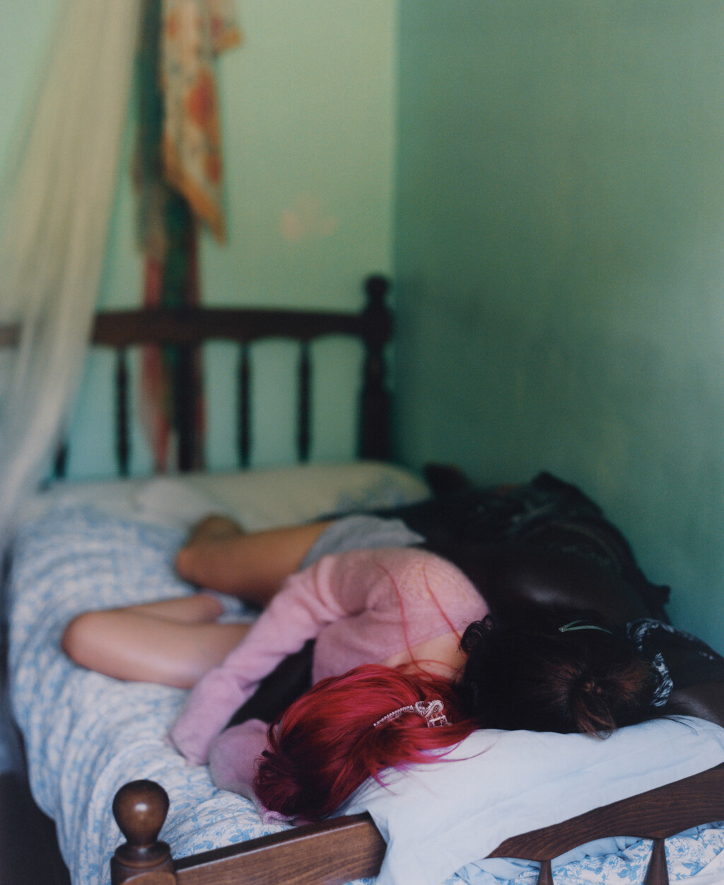 Magazine Magazine - © Artlist