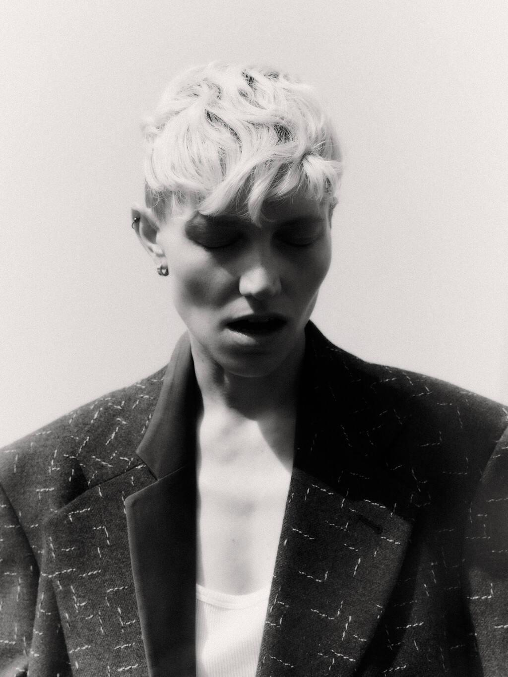 Beyond Noise - © Artlist