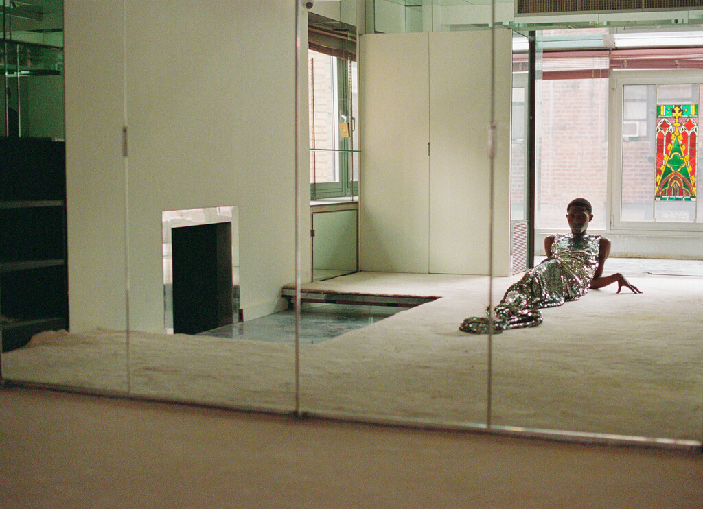 Double Magazine - © Artlist