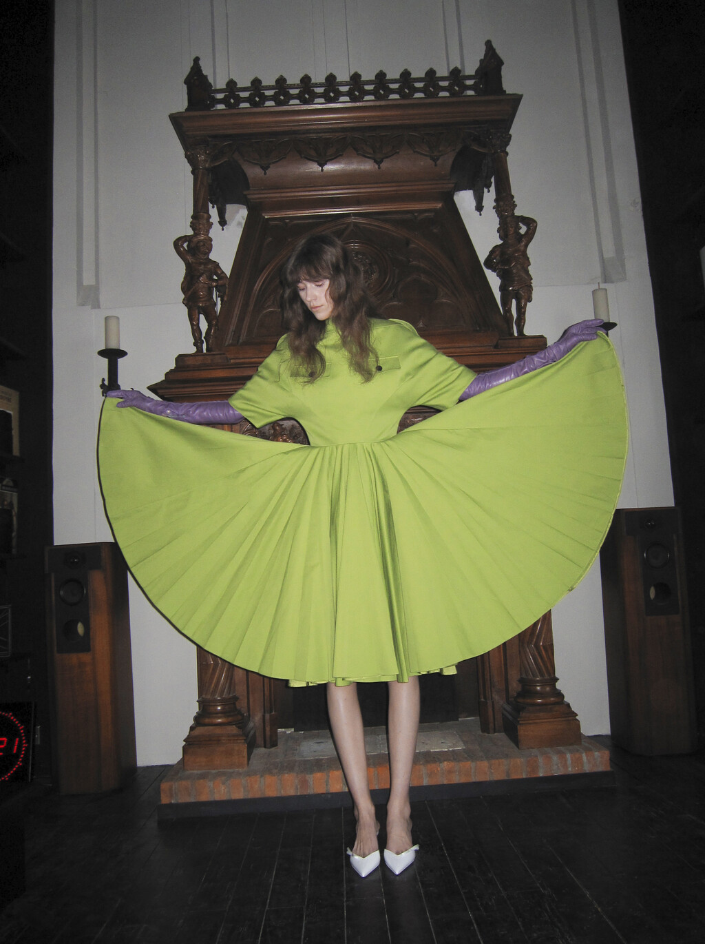 Middle Plane - © Artlist