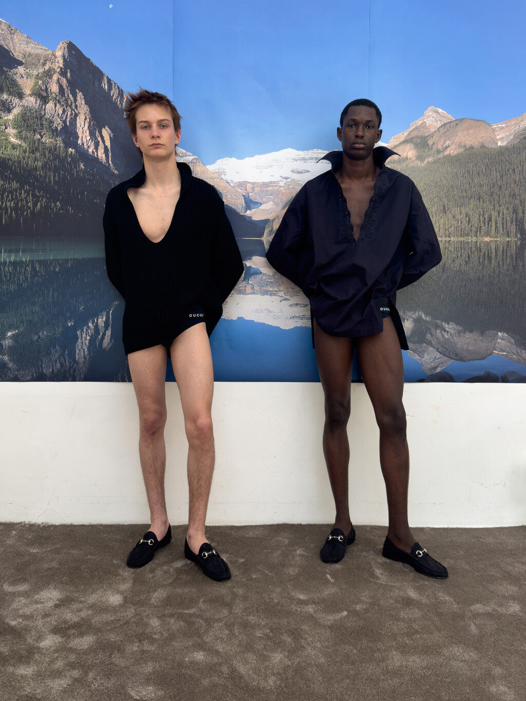 Dust Magazine - © Artlist