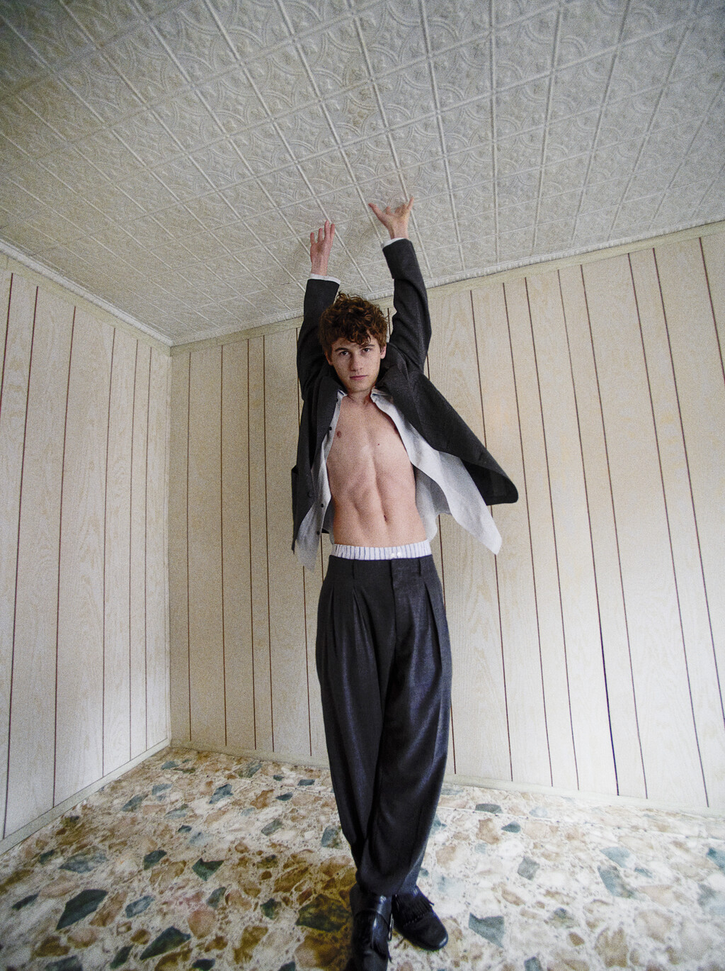 Dust Magazine - © Artlist